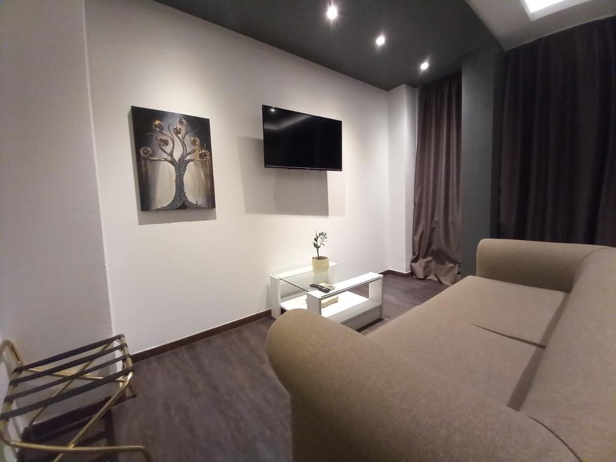 Filippos Downtown - 2Br Lux Apartment - Tsimiski Ladadika - Explore Center By Foot - Close To Aristotelous Square Szaloniki Kültér fotó